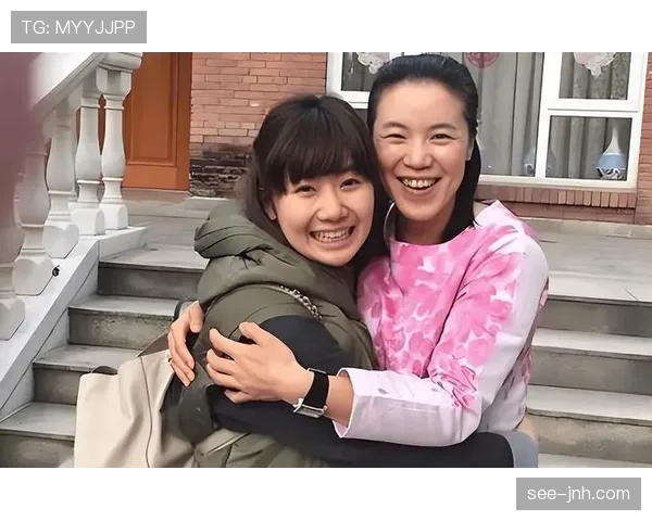 看到王楠穿礼服那张图，脑子里却一直循环她穿拖鞋去楼下买奶茶的画面